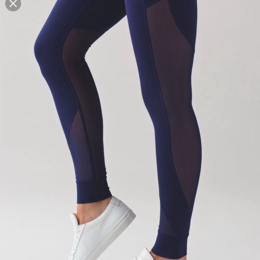 Lululemon - Picture 3 of 3
